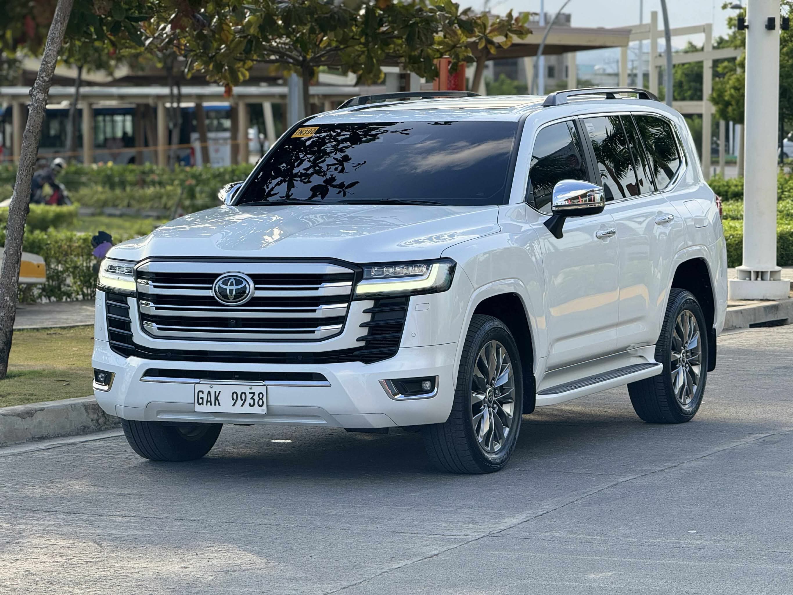 2023 Toyota Land Cruiser ZX