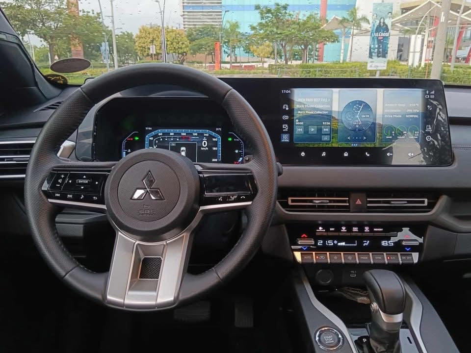 2025 Mitsubishi XForce GLS AT