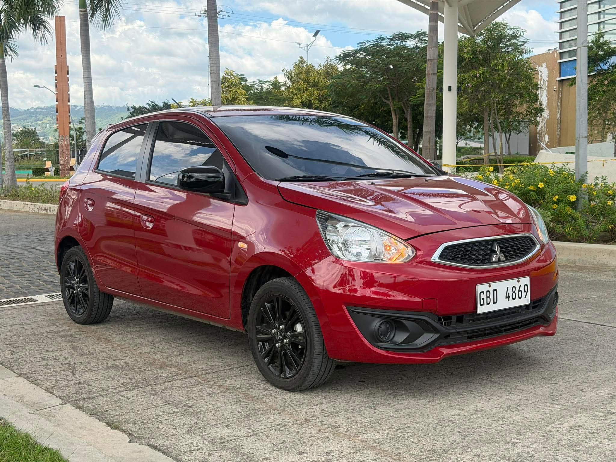 2024 Mitsubishi Mirage Hatchback GLX AT