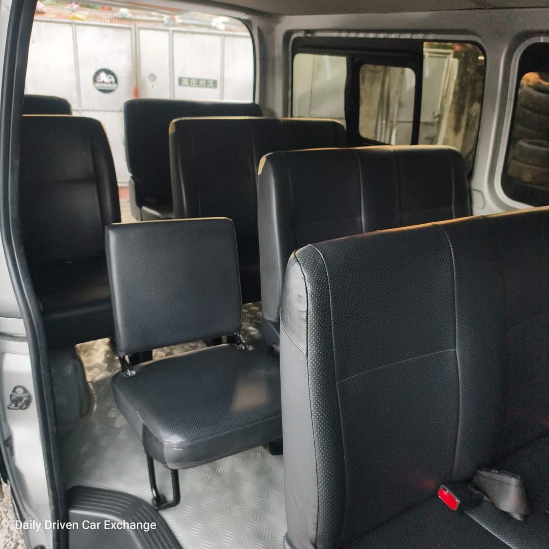 2018 Toyota Hiace Commuter 3.0L MT
