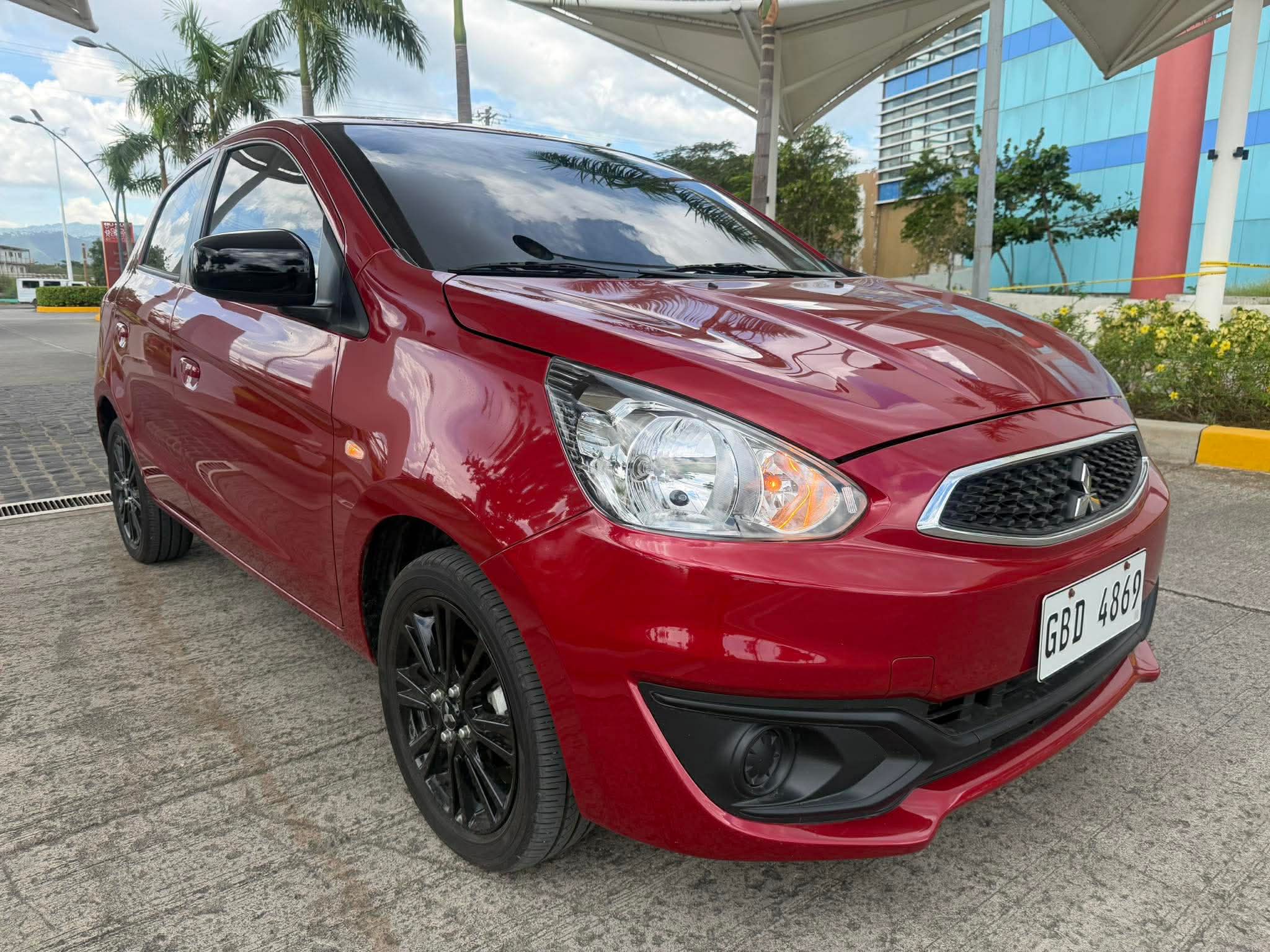 2024 Mitsubishi Mirage Hatchback GLX AT