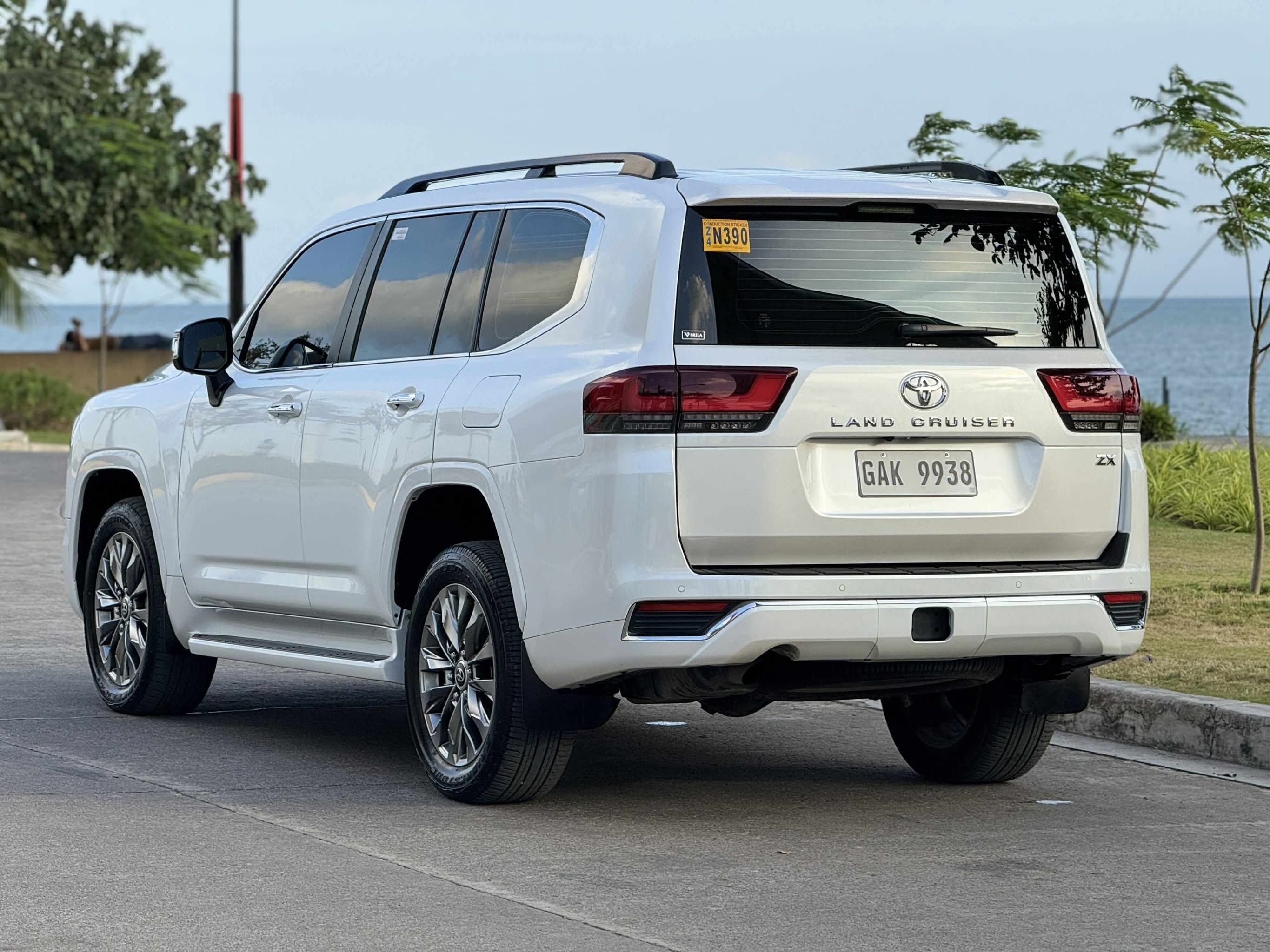 2023 Toyota Land Cruiser ZX
