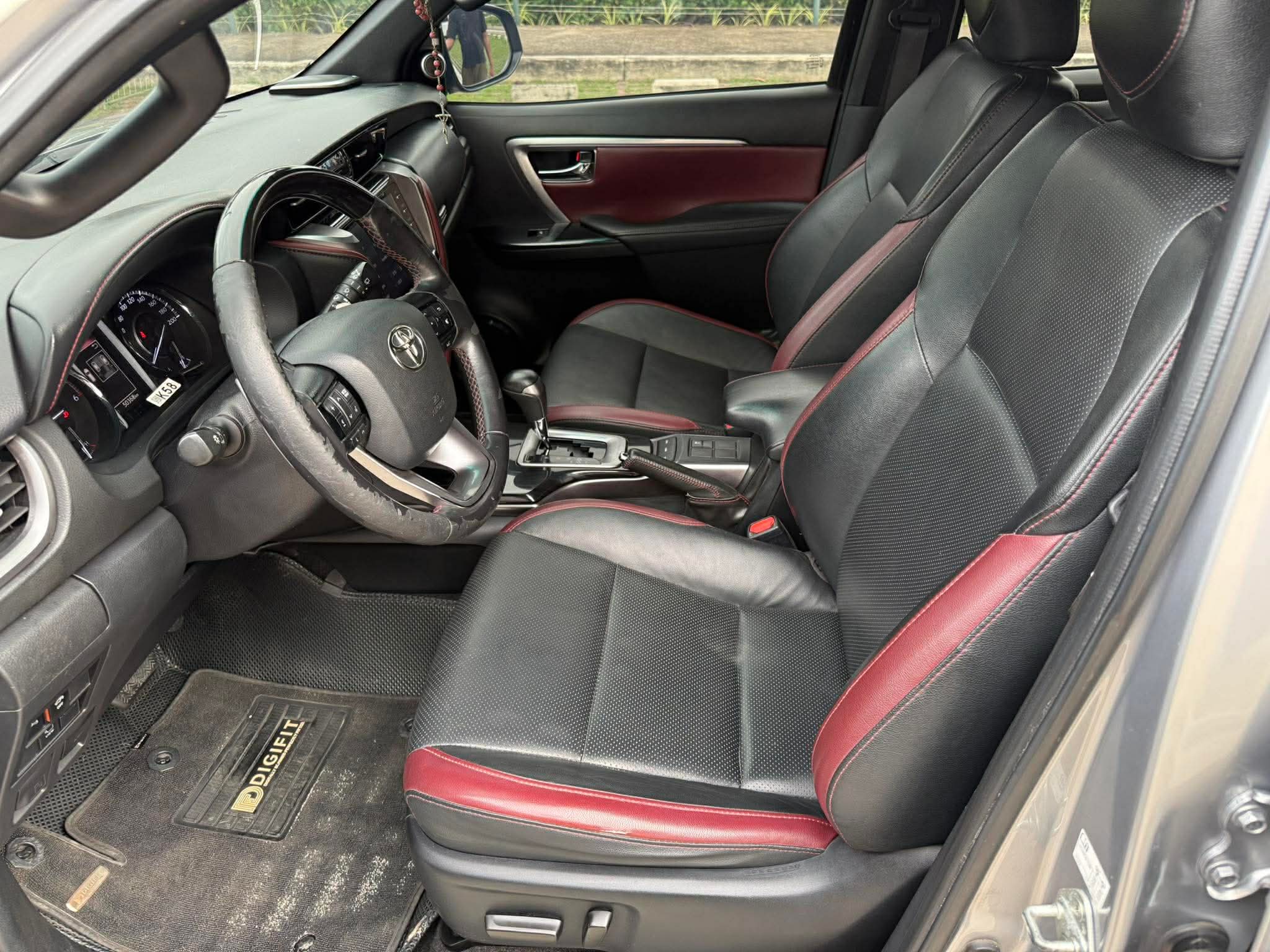 2022 Toyota Fortuner LTD AT