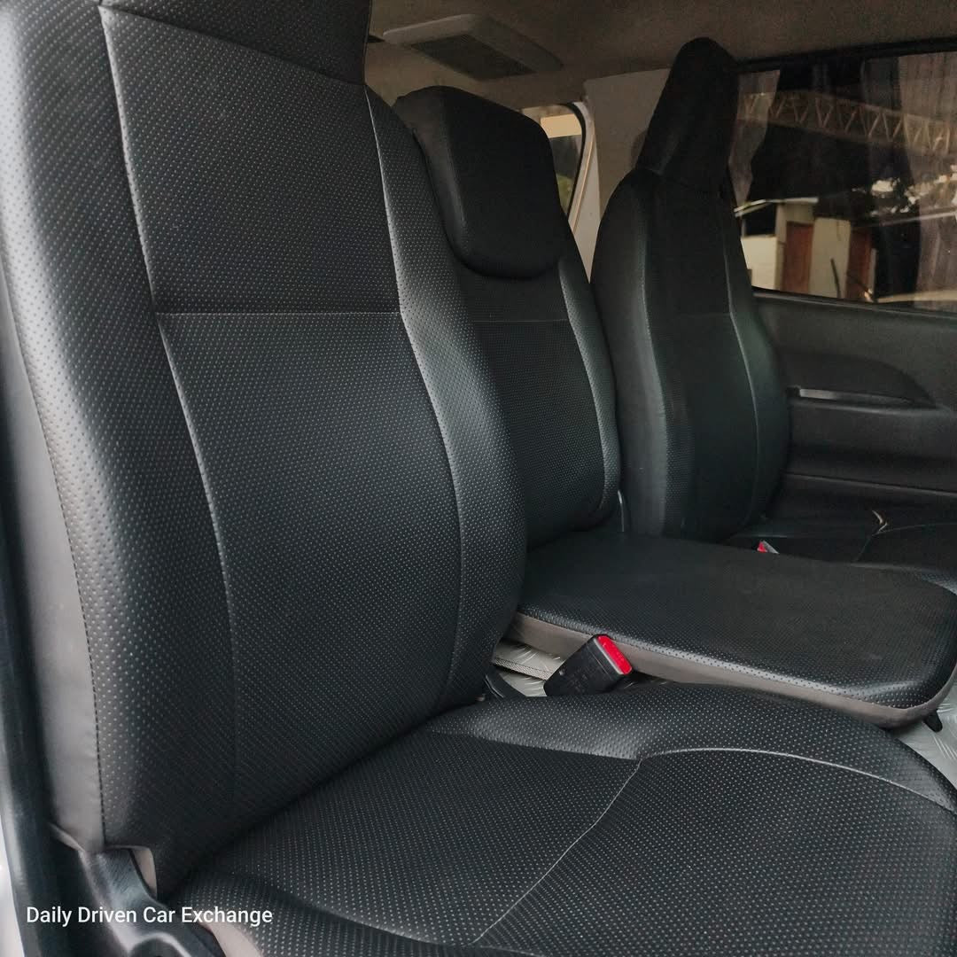 2018 Toyota Hiace Commuter 3.0L MT
