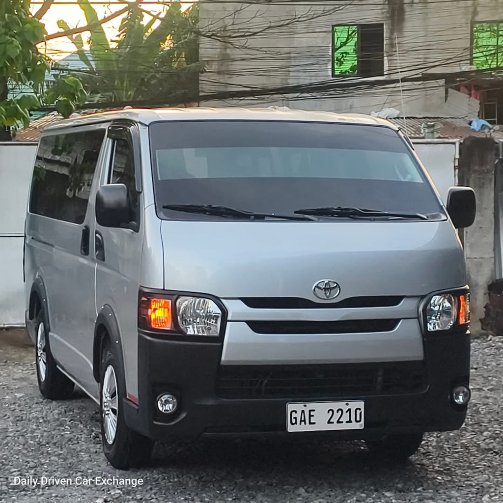 2018 Toyota Hiace Commuter 3.0L MT
