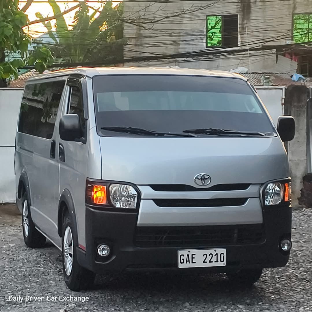 2018 Toyota Hiace Commuter 3.0L MT