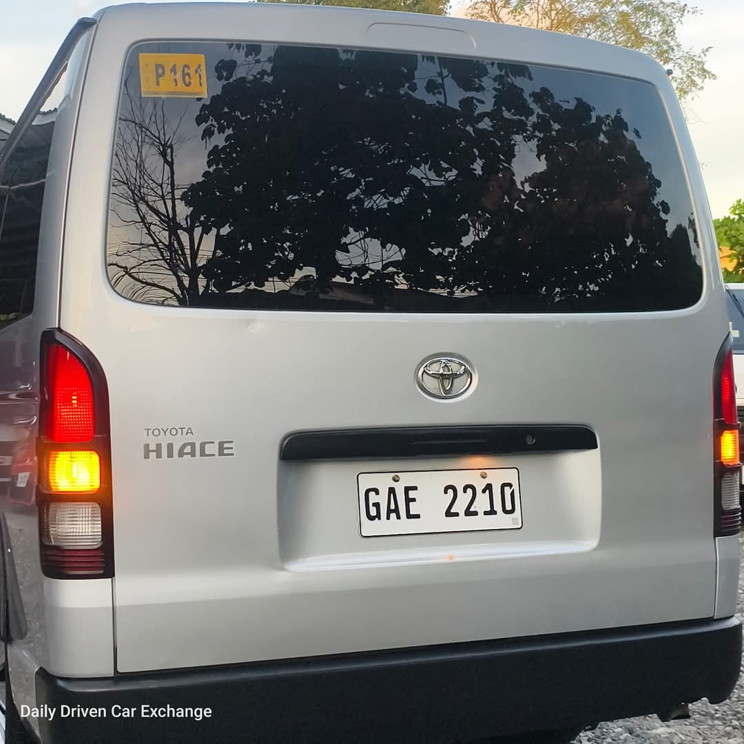 2018 Toyota Hiace Commuter 3.0L MT