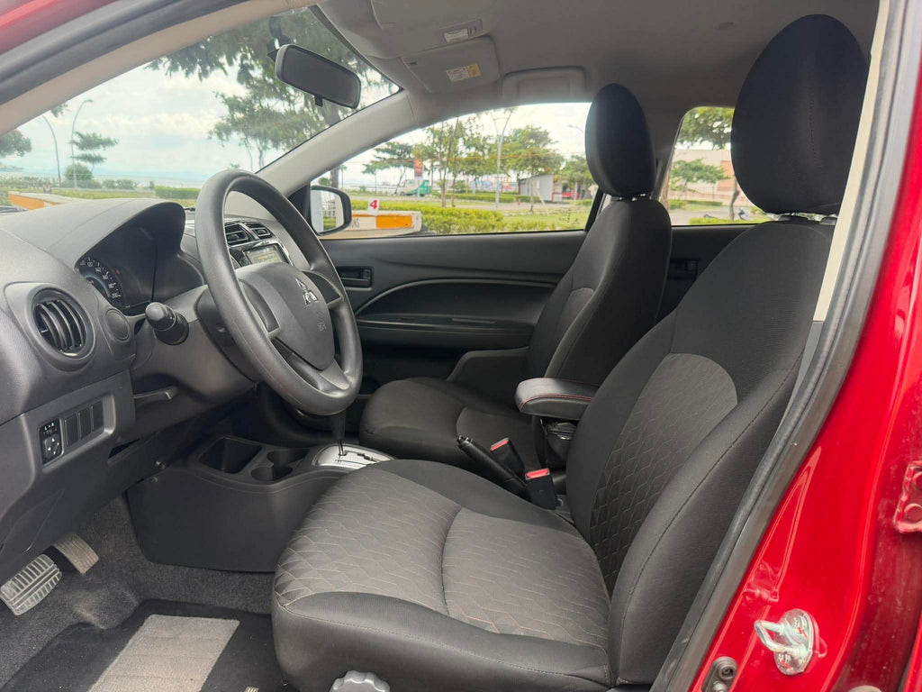 2024 Mitsubishi Mirage Hatchback GLX AT